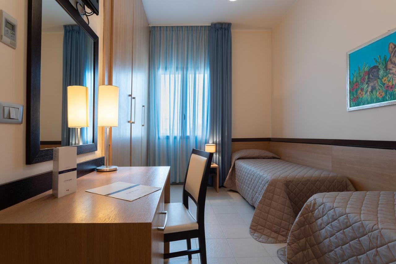 Club Azzurro Hotel & Resort Porto Cesareo Bagian luar foto