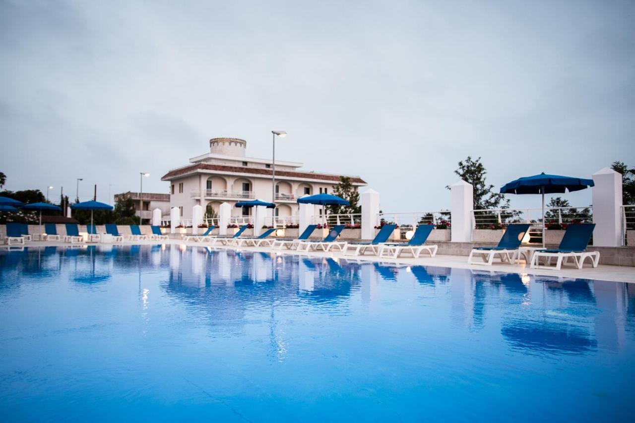 Club Azzurro Hotel & Resort Porto Cesareo Bagian luar foto
