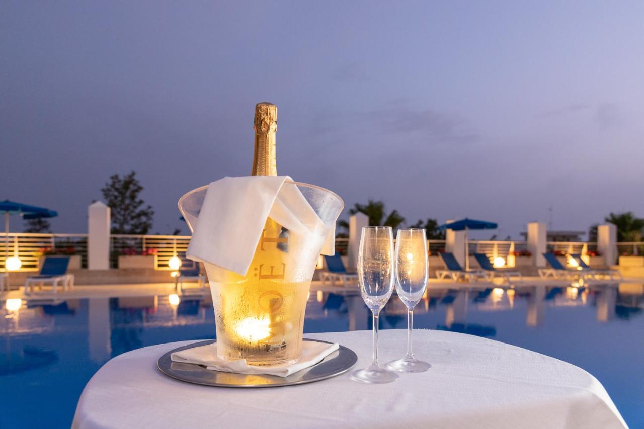 Club Azzurro Hotel & Resort Porto Cesareo Bagian luar foto