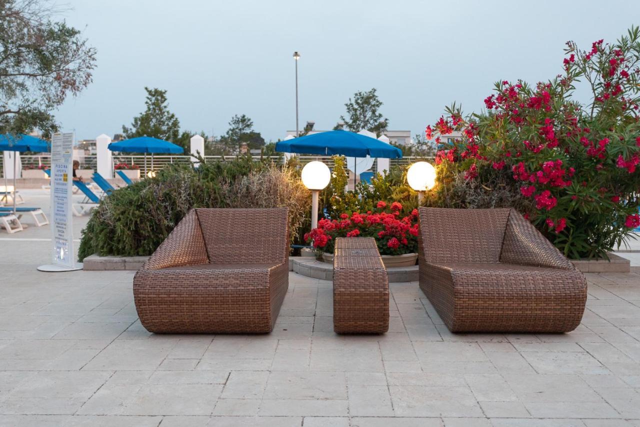 Club Azzurro Hotel & Resort Porto Cesareo Bagian luar foto