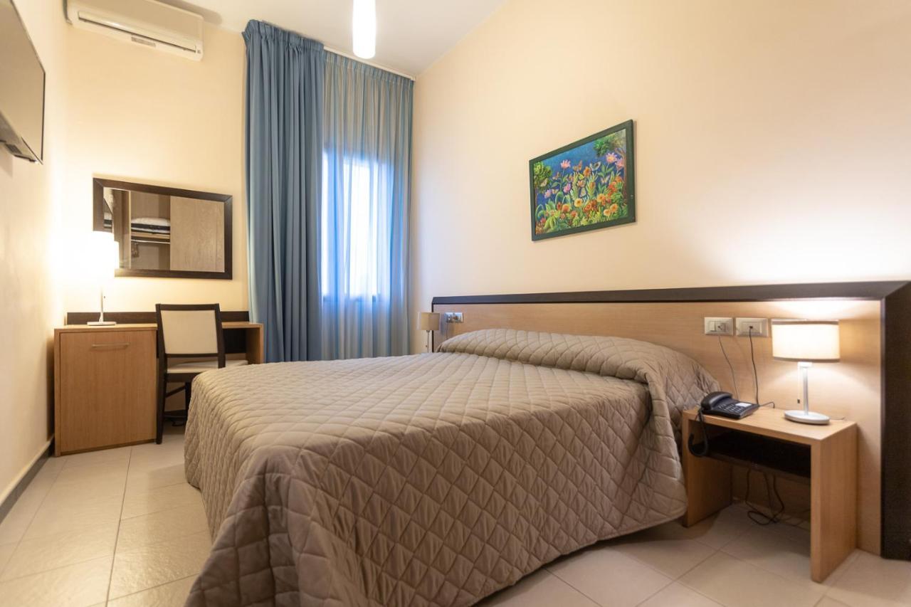 Club Azzurro Hotel & Resort Porto Cesareo Bagian luar foto