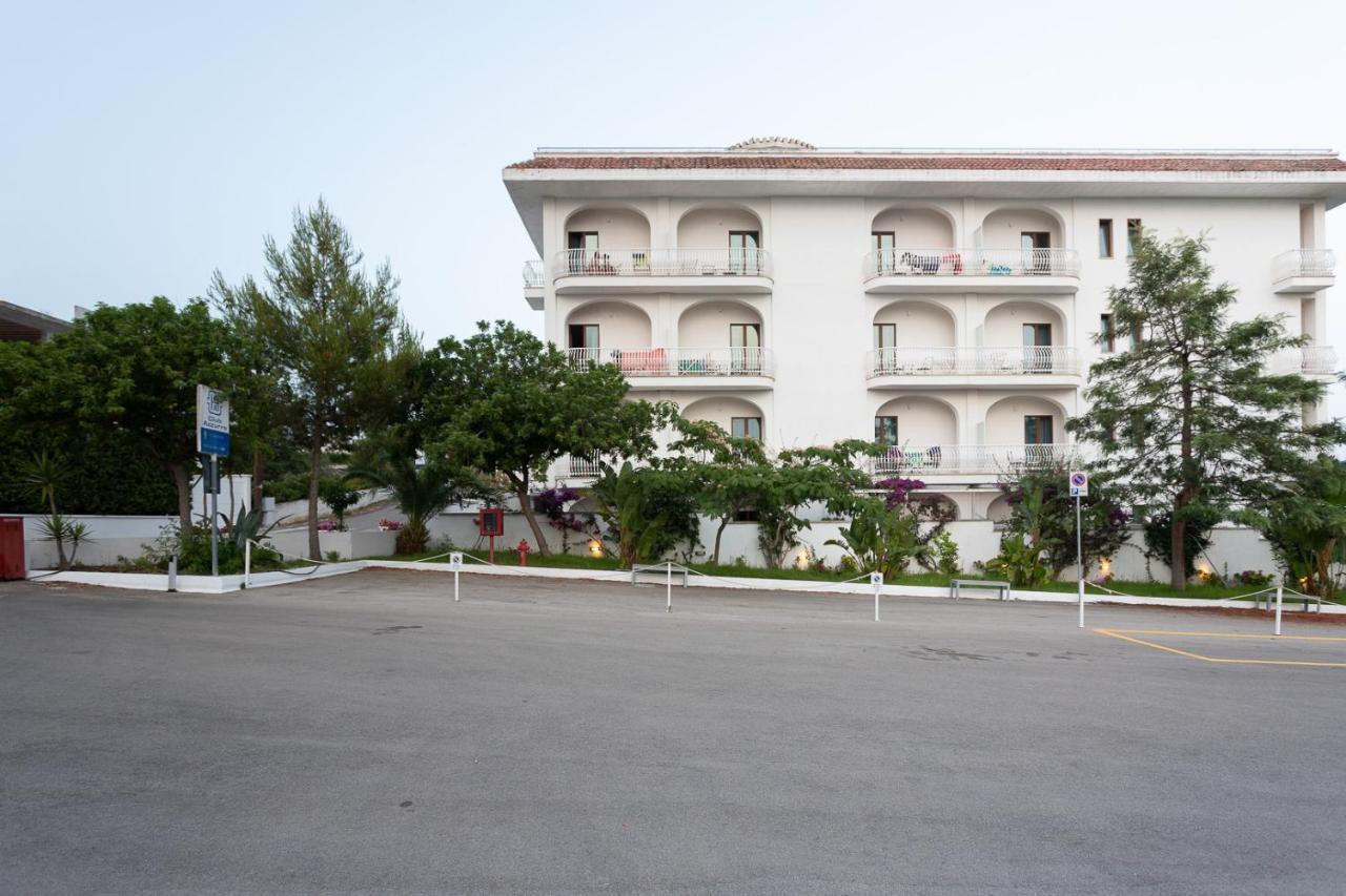 Club Azzurro Hotel & Resort Porto Cesareo Bagian luar foto