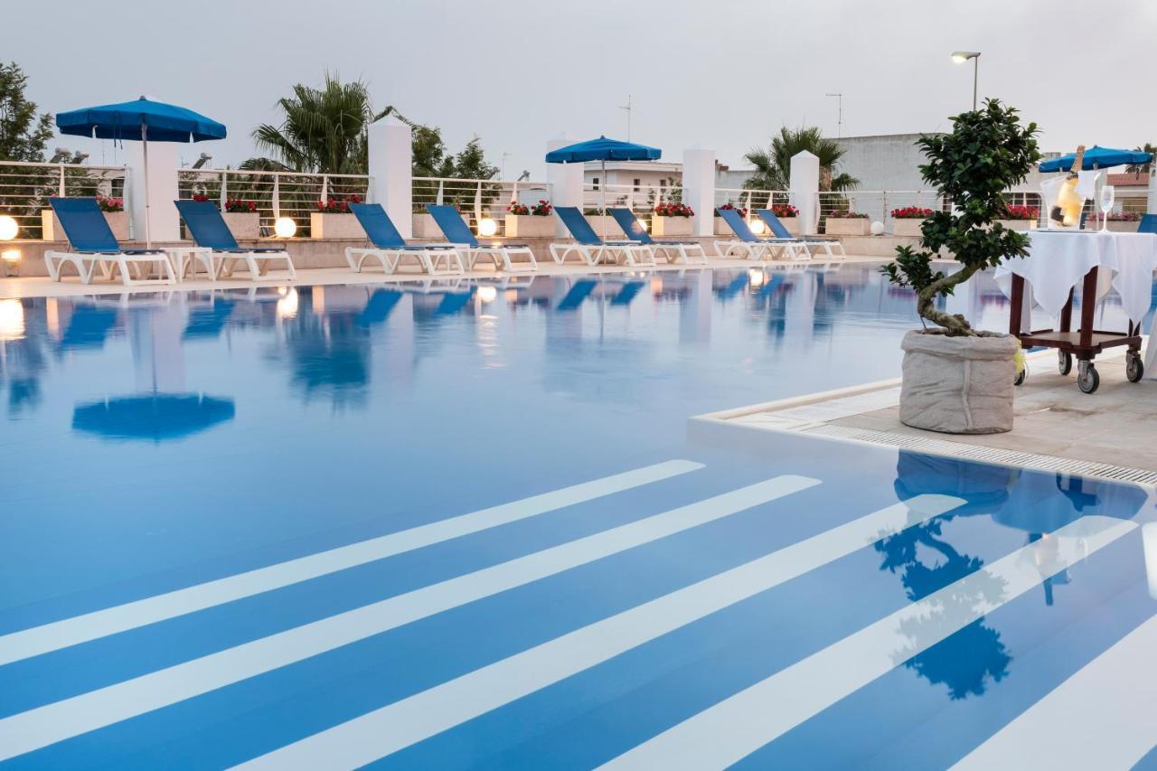 Club Azzurro Hotel & Resort Porto Cesareo Bagian luar foto