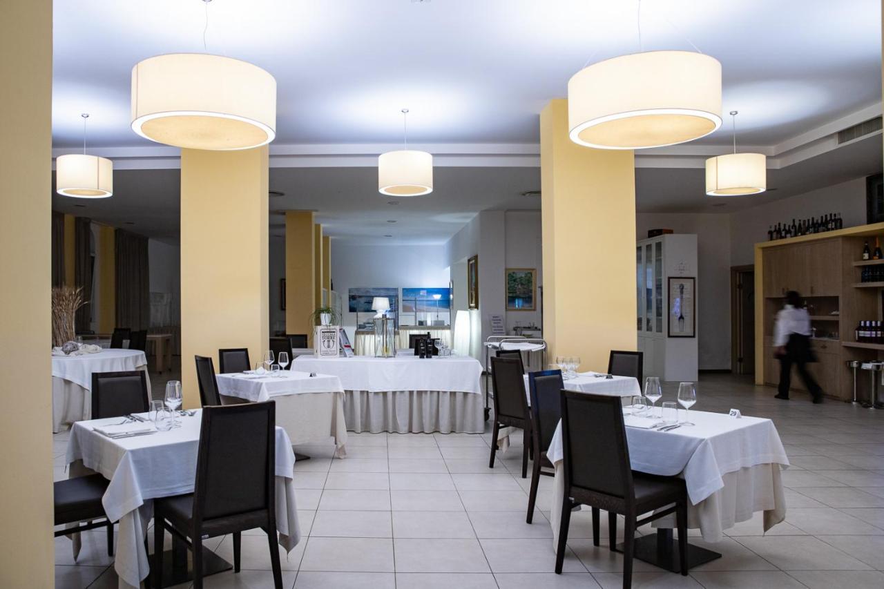 Club Azzurro Hotel & Resort Porto Cesareo Bagian luar foto