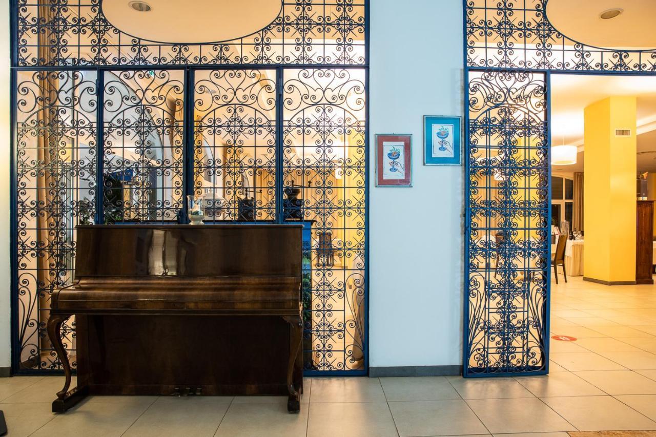 Club Azzurro Hotel & Resort Porto Cesareo Bagian luar foto