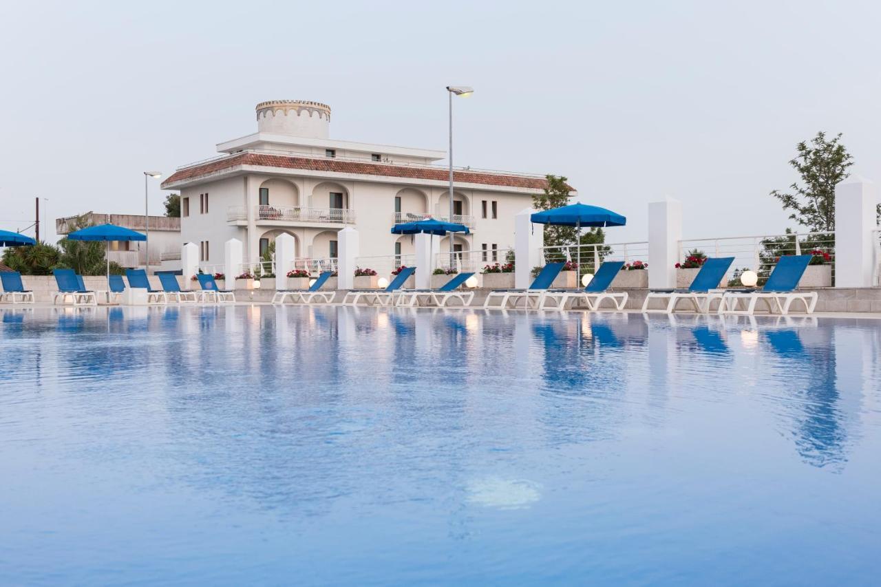 Club Azzurro Hotel & Resort Porto Cesareo Bagian luar foto